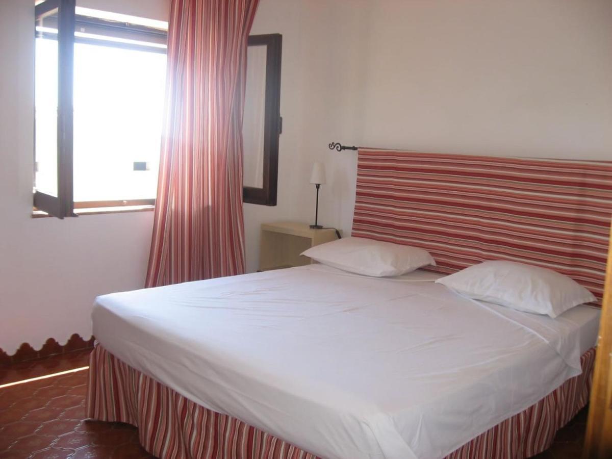 Nice Apartments In Waterfront Villa In Bosa Porto Alabe Tresnuraghes Екстер'єр фото
