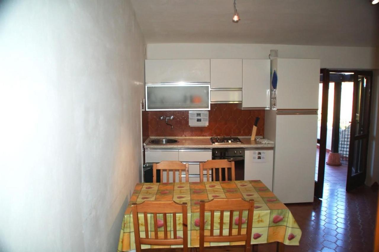 Nice Apartments In Waterfront Villa In Bosa Porto Alabe Tresnuraghes Екстер'єр фото