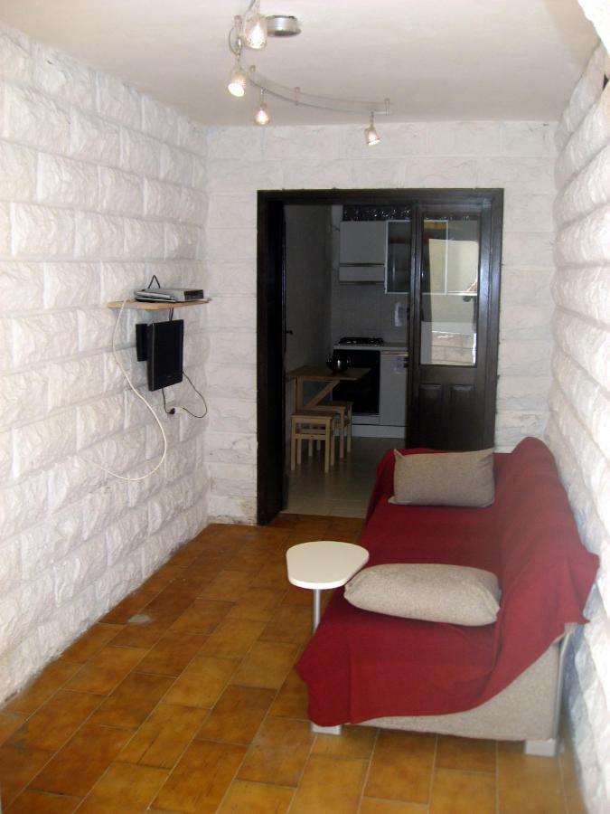 Nice Apartments In Waterfront Villa In Bosa Porto Alabe Tresnuraghes Екстер'єр фото
